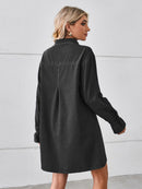 Mini-robe en jean avec poches et épaules tombantes