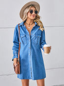 Mini-robe en jean avec poches et épaules tombantes