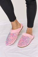 Pantuflas de felpa con punta redonda y lentejuelas de Forever Link