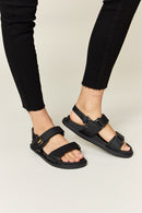 Sandalias destalonadas con doble tira y velcro WILD DIVA