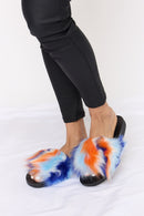 Sandalias de felpa con puntera abierta de Forever Link