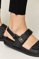Sandalias destalonadas con doble tira y velcro WILD DIVA