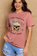 Simply Love T-shirt en coton graphique avec cuisses épaisses et vibrations effrayantes