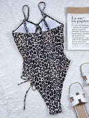 Traje de baño de una pieza anudado con abertura de leopardo