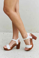 Tacones con correa y plataforma de madera Time After Time de DDK