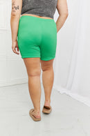 Blumin Apparel Too Good Short côtelé pleine taille en vert