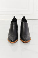 MMShoes Bottillon de cowboy croisé brodé Trust Yourself en noir