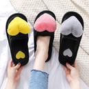 Pantuflas antideslizantes con forma de corazón peludas para mujer