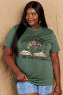 T-shirt en coton avec motif livre et fleur en taille réelle Simply Love