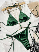 Ensemble de bikini à encolure dégagée et strass