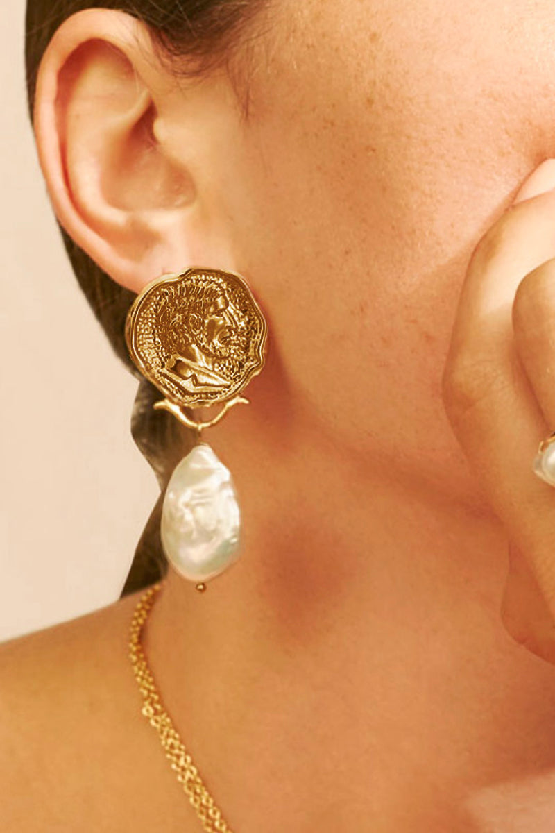 Pendants d'oreilles plaqués or avec perles