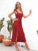 Robe mi-longue à bretelles nouées et encolure carrée