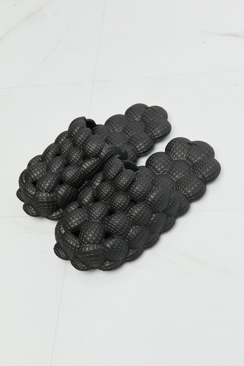 NOOK JOI Claquettes à bulles décontractées en noir