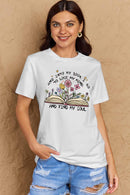 T-shirt en coton avec motif livre et fleur en taille réelle Simply Love