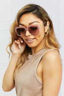 Lunettes de soleil carrées hybrides métal-plastique