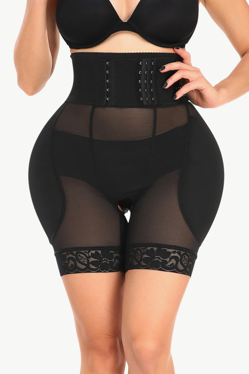 Short galbant pleine taille en dentelle respirante