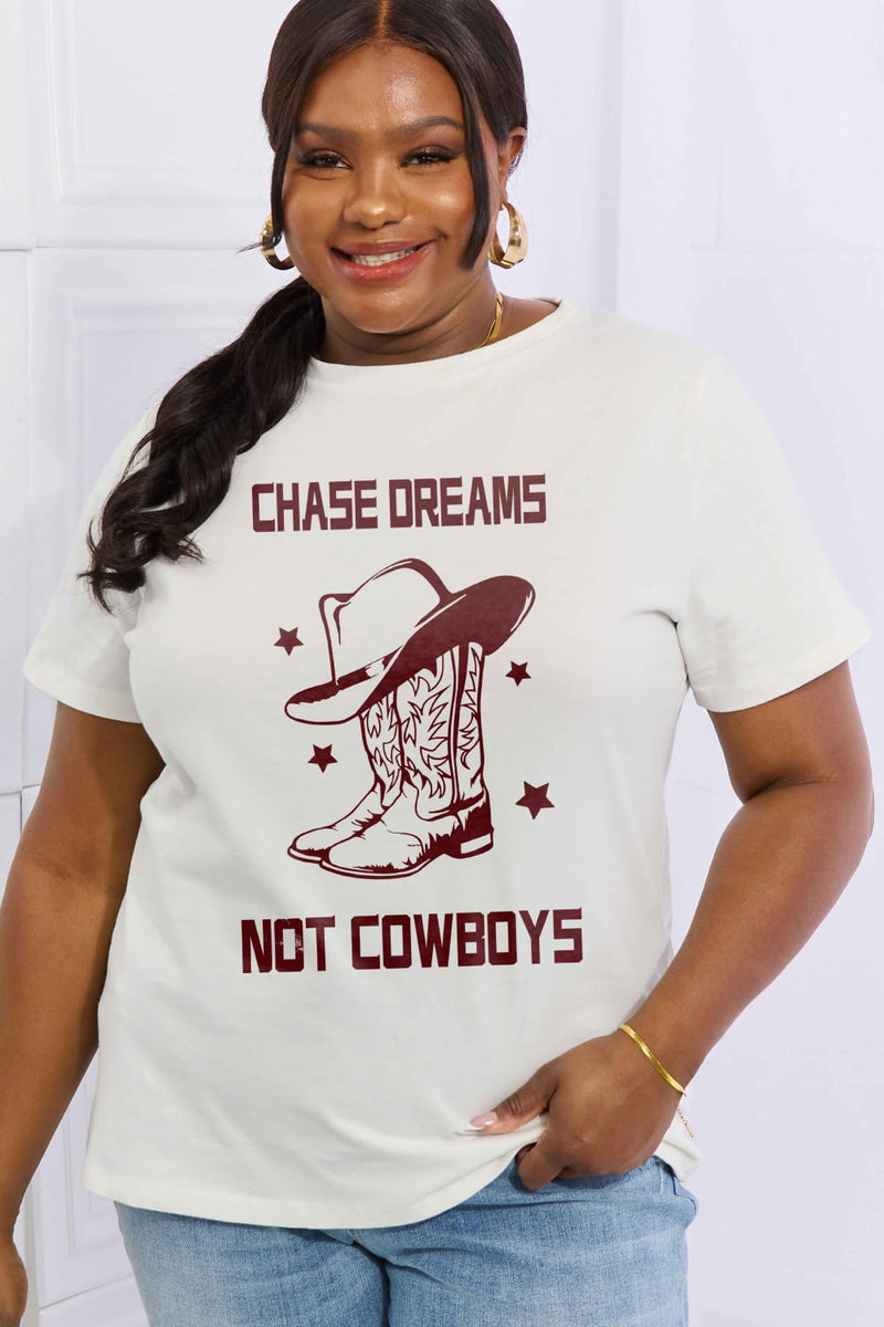 Camiseta de algodón con gráfico CHASE DREAMS NOT COWBOYS de tamaño completo de Simply Love