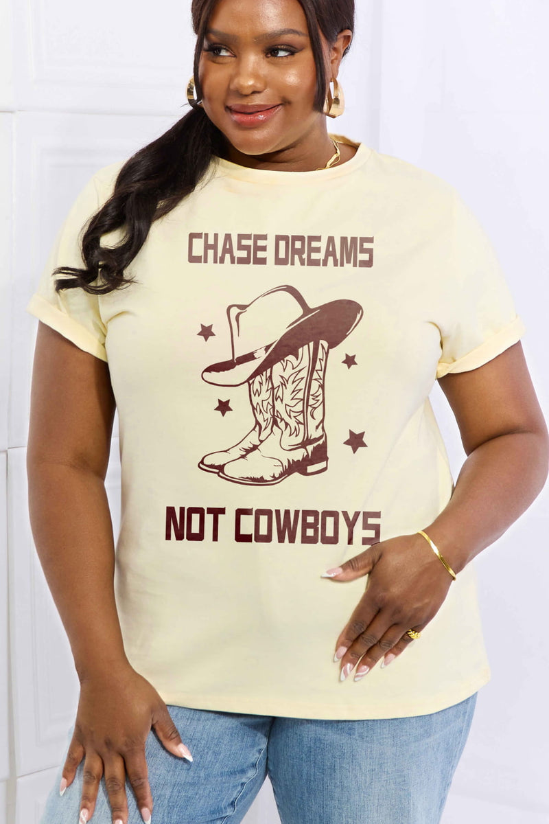 Camiseta de algodón con gráfico CHASE DREAMS NOT COWBOYS de tamaño completo de Simply Love