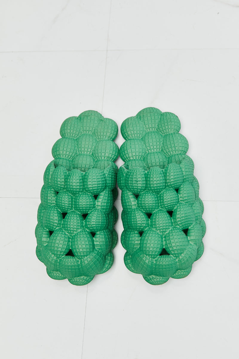 NOOK JOI Claquettes à bulles décontractées en vert