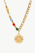 Collier pendentif en forme de soleil opale